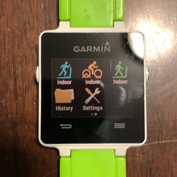 Garmin Vivoactive Smart Watch - Picture 5 of 8